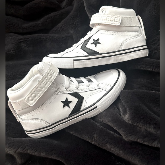 Converse All Stars Other - Converse Pro Blaze Strap Leather
BIG KIDS HIGH TOP SHOE